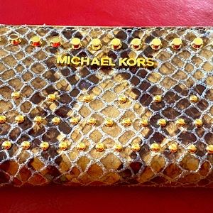 Michael Kors zipper Wallet